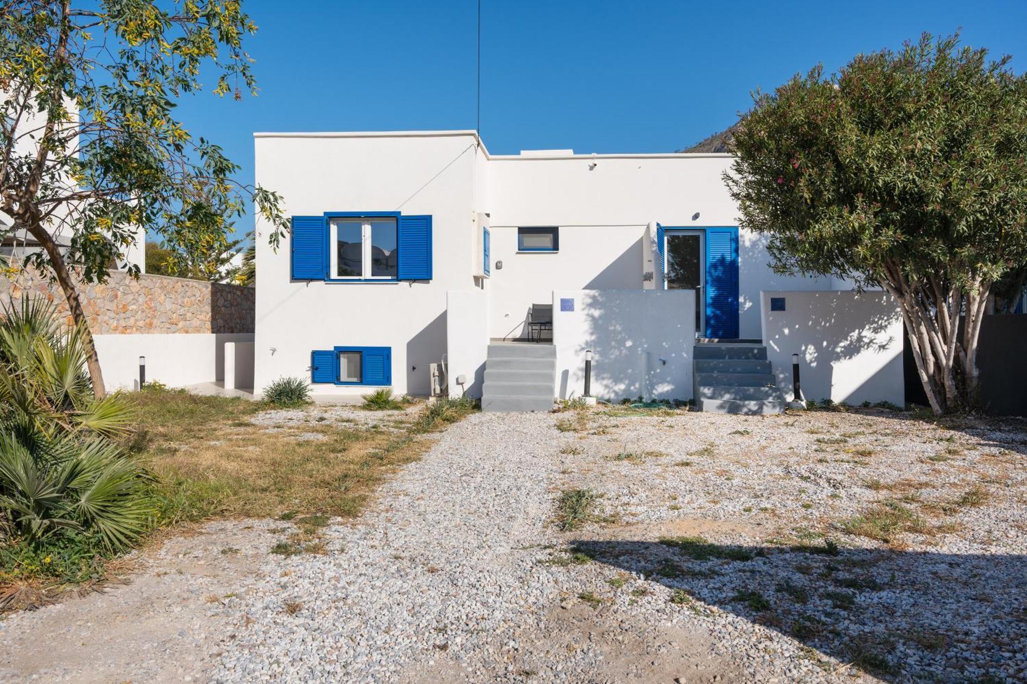 Aegean Blue Santorini Perissa II Apartment Екстериор снимка